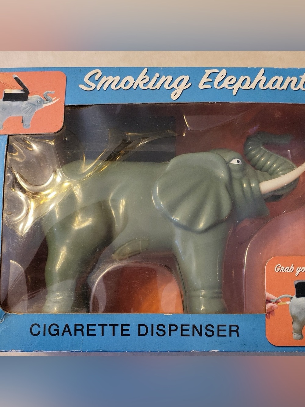 Accoutrements Novelty Vintage Smoking Elephant Cigarette Dispenser 2004 NEW - Picture 2 of 4